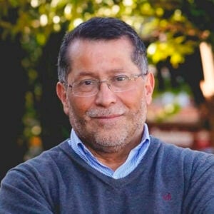 Propiciar la fundación de una universidad